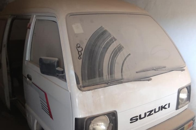 تشكيلة من سيارات الفان والبيك أب والنقل في مزاد جديد بمصر