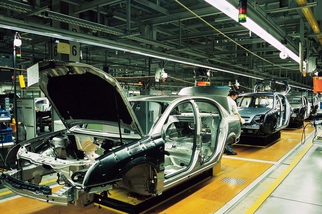 صناعة البرلمان : التصنيع المحلي سيسهم مع الغاء الجمارك في خفض أسعار السيارات 