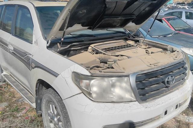 بالصور : تعرفوا على أهم سيارات مزاد جمرك العريش 