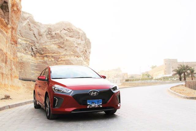 سيارة اليوم المستعملة : هيونداي أيونيك 2017 الكهربائية بالكامل