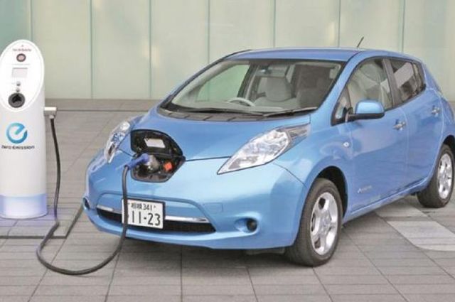 مسئولون : مستخدمو السيارات الكهربائية بمصر أغلبهم كانوا مقيمين خارج مصر