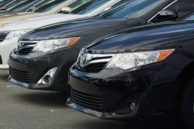 تجار السيارات : يجب منع السيارات التي يزيد عمرها 25 عام من الطرق المصرية