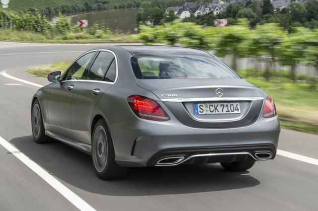 مرسيدس تتصدر استيراد السيارات الفارهة في مصر 