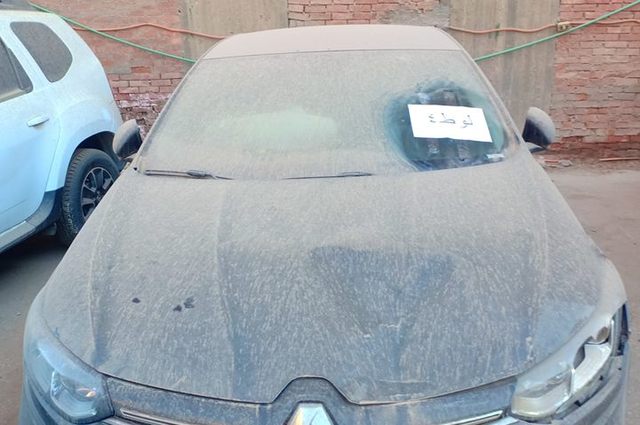 بالصور : عرض عدد من سيارات الحوادث للبيع في مزاد