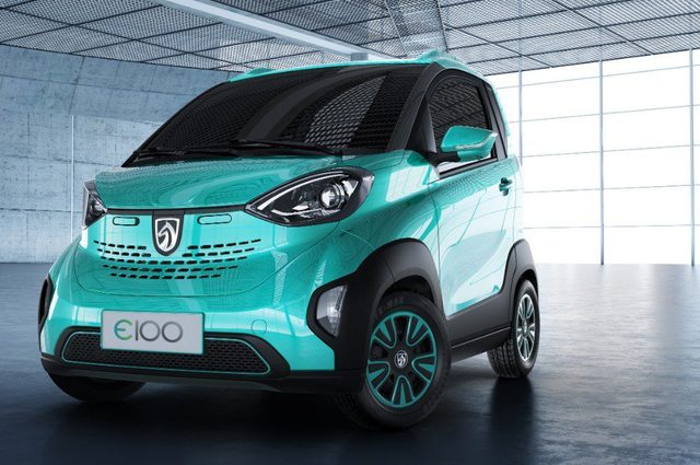 برنامج تلفزيوني يطالب بتصنيع سيارة كهربائية صينية في مصر