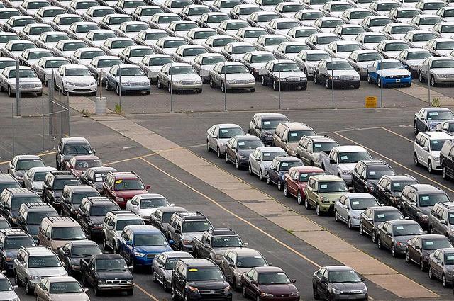 مطالب بمراقبة أسعار السيارات الأوروبية وتطبيق الغاء الجمارك على الآسيوي