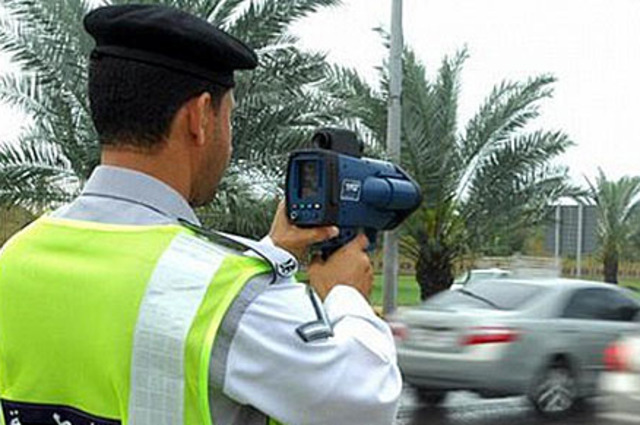 توريد الملصقات الالكترونية للسيارات قريباً وتحذيرات من التلاعب