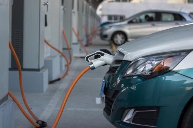 توقعات بوصول محطات شحن السيارات الكهربائية في مصر الى 300 خلال عامين 