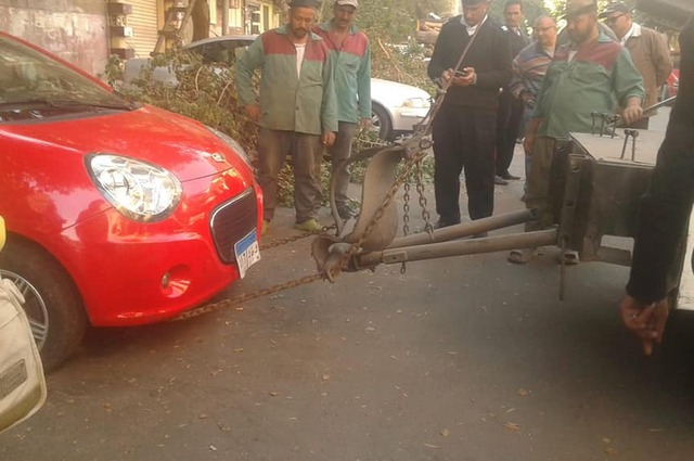 بالصور : حملات مرورية تضبط تكاتك وسيارات مخالفة في القاهرة 