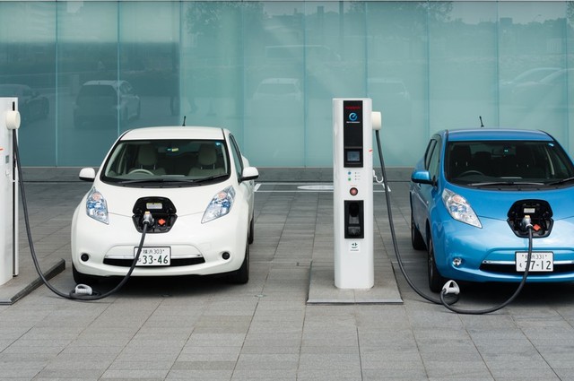 مراكز صيانة للسيارات الكهربائية المستعملة شرط استيرادها