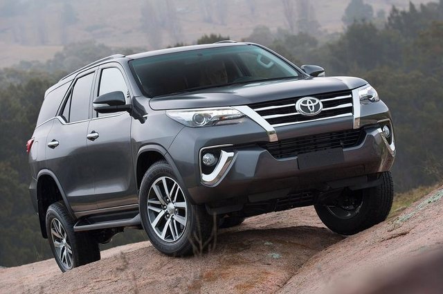 تويوتا فورتشنر تتفوق على جراند شيروكي في المبيعات بفارق بسيط