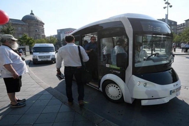 مطالب بتوفير وسائل نقل ذاتية القيادة في مصر