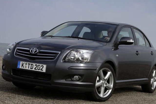 تويوتا تستدعي كورولا وياريس وأفنسيس وراف 4 في مصر لعيوب في الايرباج