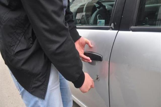 سقوط عصابة جديدة لسرقة السيارات بالمفتاح المصطنع