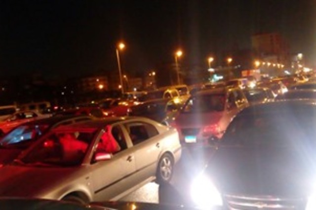 تحذيرات من كسر في سور الدائري وحملة في المعادي