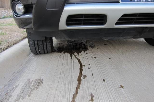 تعرفوا على أسباب ظهور رائحة بنزين غريبة في السيارة