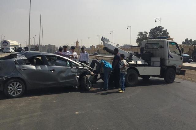 انقلاب سيارة ملاكي في مطلع كوبري الجيش بمحور الثورة اليوم