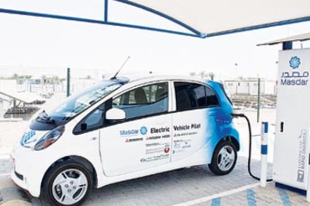 مصر تقدم أول شاحن سيارات كهربائية مصنع محلياً