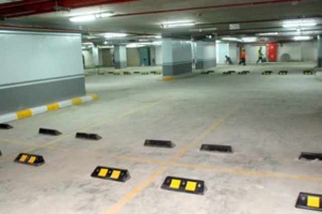 ركن السيارات باستخدام روبوتات في جراج روكسي الجديد