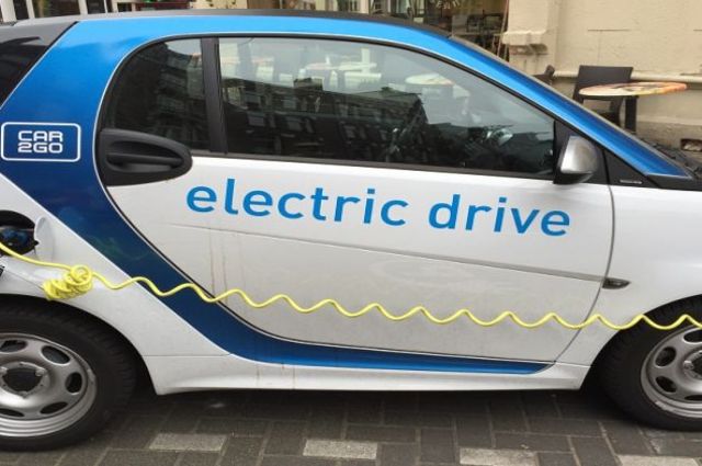 توقعات ببيع 10 آلاف سيارة كهربائية في مصر خلال عامين