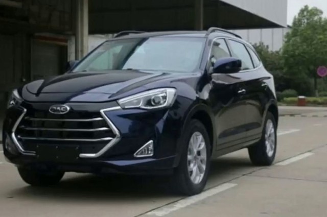 SUV بسبعة مقاعد من جاك مفاجأة في أوتوماك فورميلا 