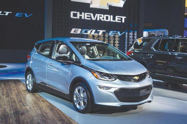 شيفروليه بولت الكهربائية تظهر بمصر في أوتوماك فورميلا