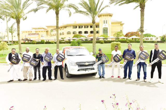 ختام مسابقة اكسون موبيل بتسليم آخر 20 سيارة دبابة للفائزين