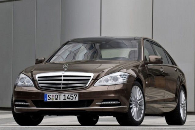 مرسيدس أكثر سيارة فاخرة مستوردة في السوق المصري