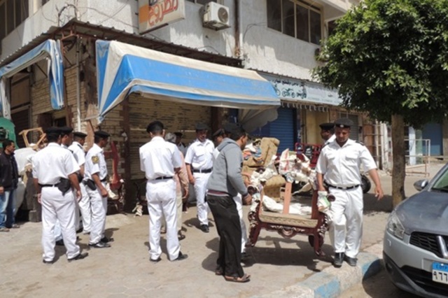 محافظ القاهرة الجديد يسعى لاعادة الانضباط للشوارع 