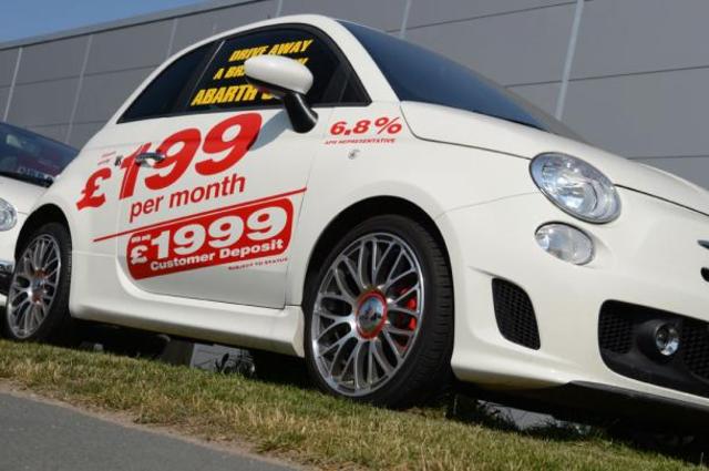 كيفية تتفاوض للحصول على أفضل سعر لسيارة 