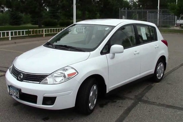 نيسان تيدا هاتشباك 2008 توفرت بمحرك 1600 سي سي بقوة 118 حصان بمصر