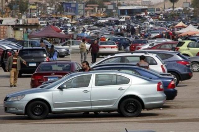 مسئول بشركة سيارات يطالب بتبديل السيارات القديمة بأخرى كهربائية بدعم الدولة