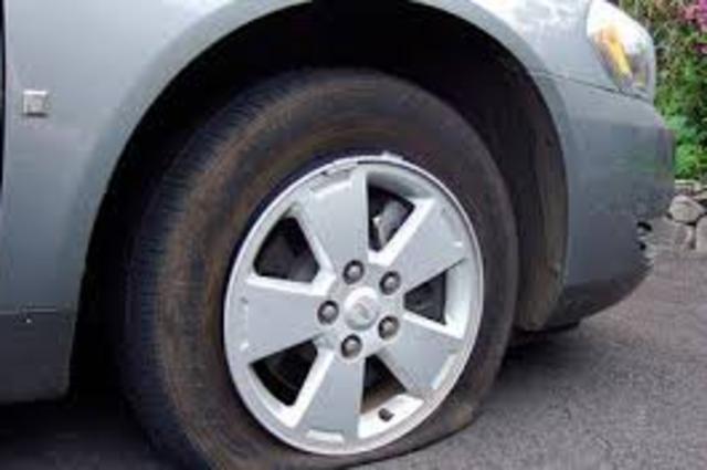 عصابة تستخدم حيلة بسيطة لسرقة 800 ألف جنيه من سيارة