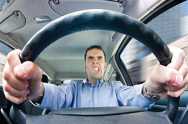 كيف تقود سيارتك في رمضان ؟ 