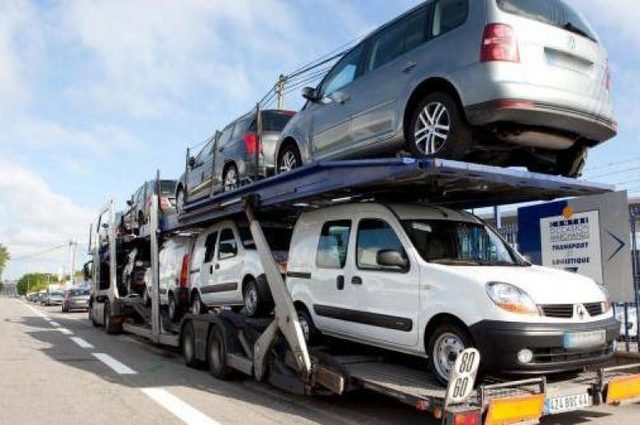 خبير يطالب بفتح استيراد السيارات المستعملة وتحجيم استيراد الجديدة