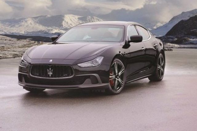 مازيراتي جيبلي بخصم 300 ألف جنيه في مصر