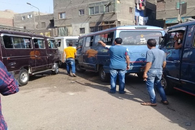 مطالب برلمانية بمواجهة مواقف الميكروباصات والتكاتك العشوائية