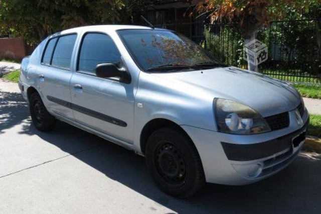 رينو كليو سيدان 2008 سيارة سيدان قدمت بسعر 74 ألف جنيه من 10 سنوات