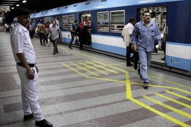 صاحب شركة سيارات يطالب رجال الأعمال بتحمل فارق تذكرة المترو