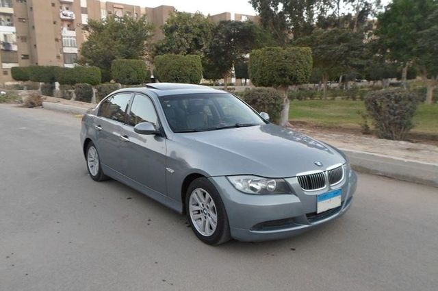 سيارات BMW وصني وأفيو في مزاد جديد