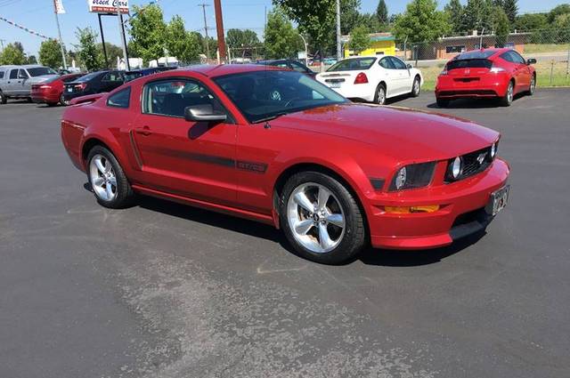 فورد موستانج 2010 توفرت في مصر في صورة كوبيه وكابروليه