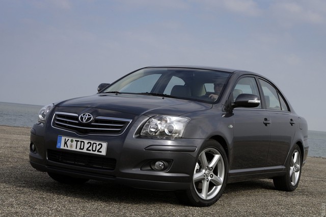 تويوتا أفينيسيس 2007 سيارة عملية سيدان قدمت من 11 سنة بسعر 164 ألف