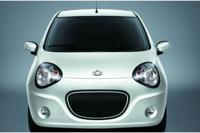 جيلي باندا . . لهواة السيارة الهاتشباك الصغيرة الأنيقة