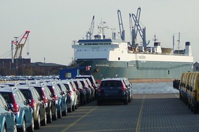 485 سيارة ملاكي دخلت مصر في مارس من جمرك السويس