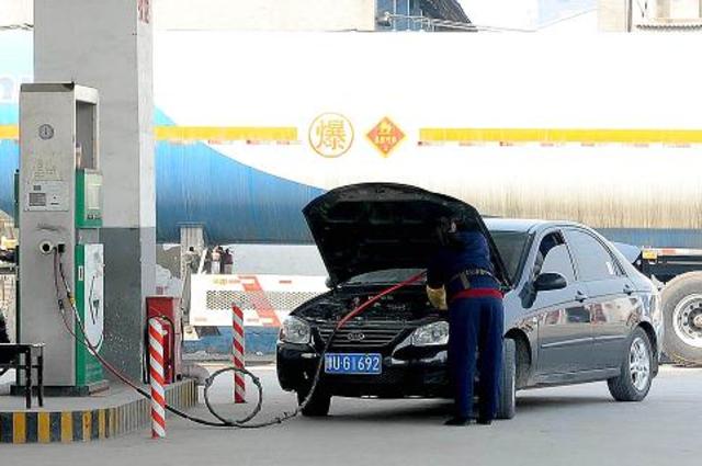 دراسة لاستيراد سيارات تعمل بالغاز الطبيعي في مصر