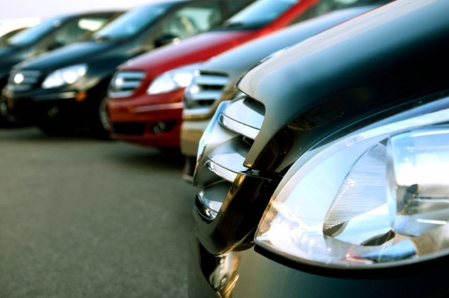 25 ألف مصري في شركات تأجير السيارات السعودية يفقدون وظائفهم