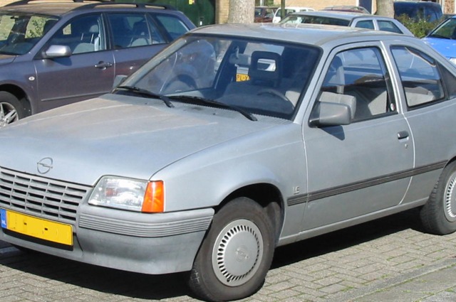 أوبل كاديت السابقة على تقديم أسترا بمتوسط 30 ألف جنيه