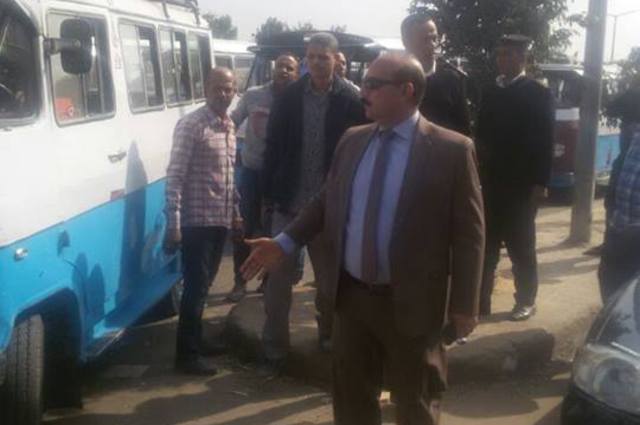 حملات لمنع الزحام أسفل كوبري مسطرد وضبط جراج مخالف في المقطم