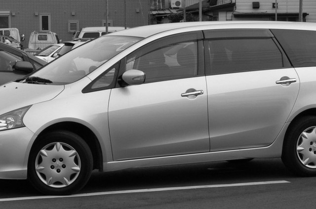 ميتسوبيشي جرانديز . . سيارة عائلية نادرة الوجود في سوق المستعمل