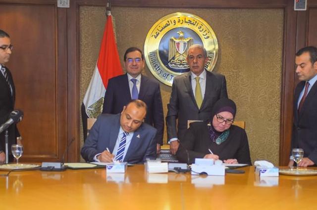 مشروع تعاون بين البترول وتنمية المشروعات لتحويل السيارات للغاز الطبيعي